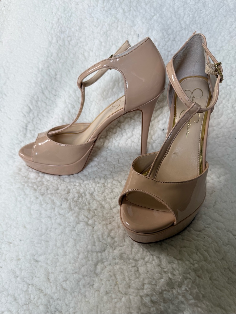 NUDE T-STRAP STiLETTO HEELS WiTH PLATFORM
